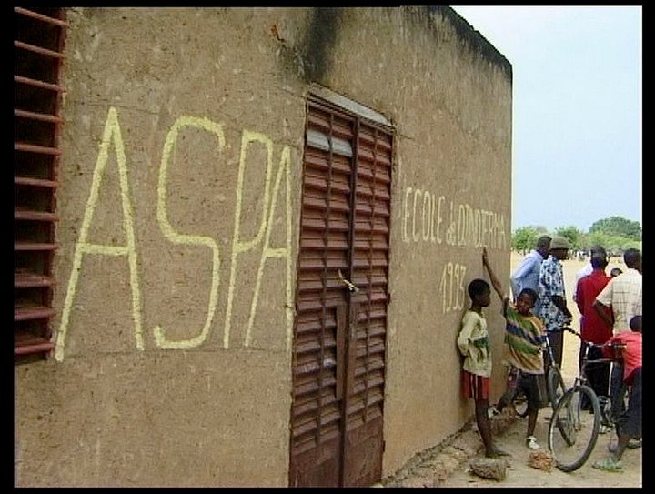 154201_475641292445_1306771_n